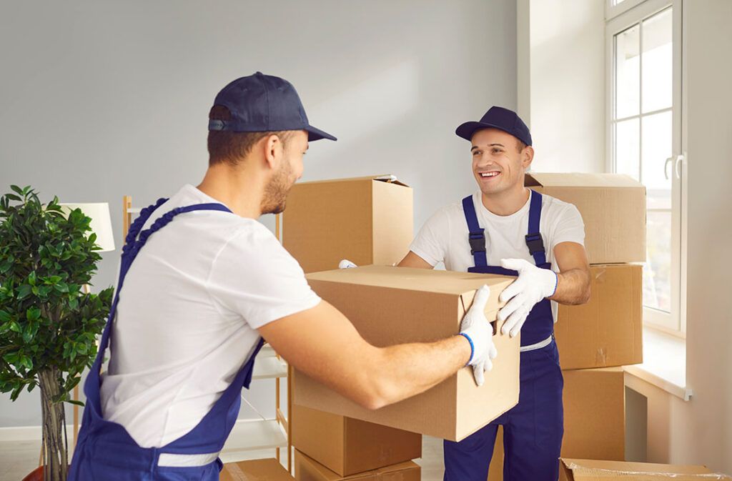 pros and cons of hiring a mover