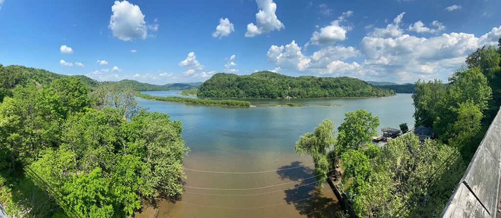 2025-10-–-Clintons-Transfer-Storage-Inc–BLOGMR5.3-Hike-Your-Way-Through-the-Best-Trails